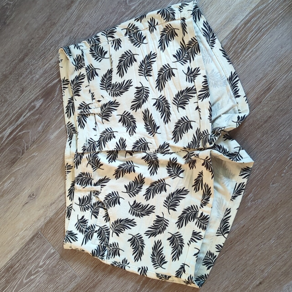 Black and white patterned shorts